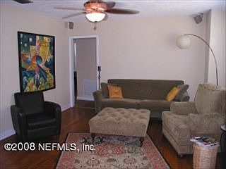 3rd image of 631 Sherry Dr