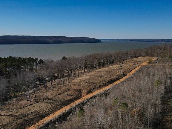 3rd image of 13 Lake Bend Shores Dr