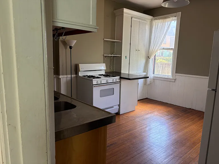 59 Bainbridge Ave — Photo 8