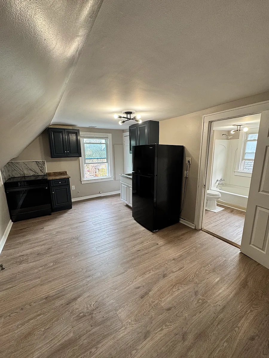 Building Photo - 456 S Goodman St #4