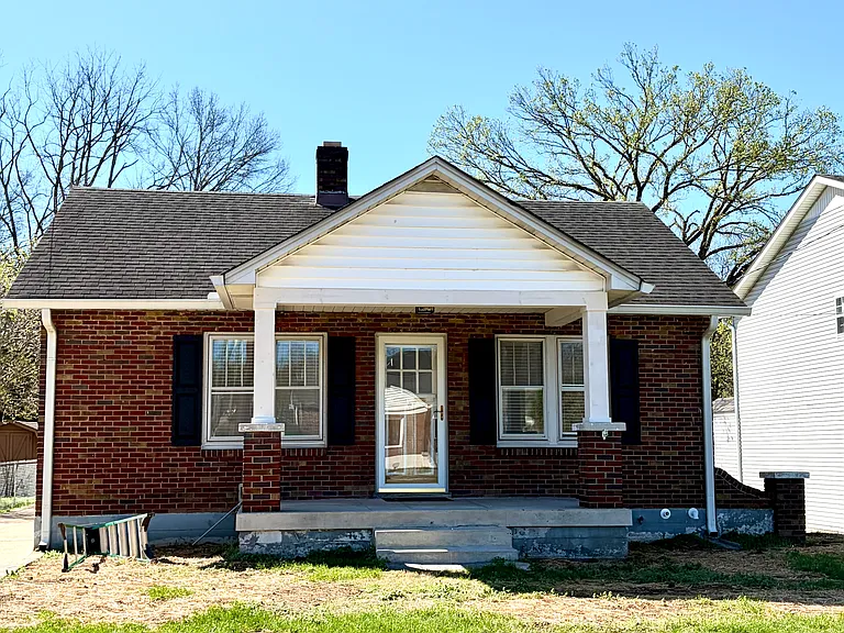 3901 Murphy Rd — Photo 1