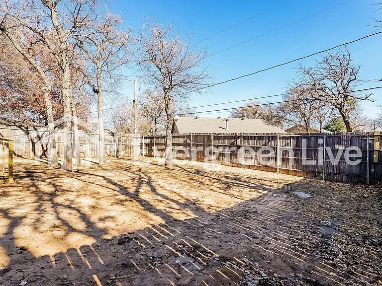 5705 Cedar Ridge Dr — Photo 18