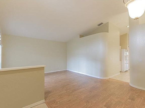 2nd image of 305 Chardonnay Pl