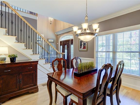 3rd image of 267 Norwood Hills Dr
