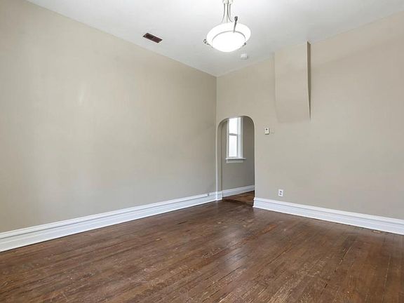 2nd image of 661 S Park St