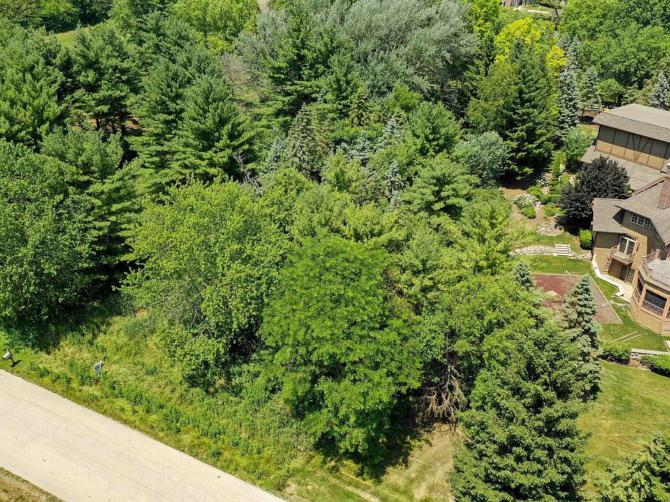 1st image of 4 Vandenbergh Dr