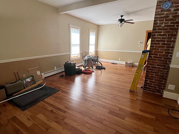 5th image of 120 Mill St