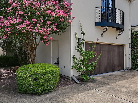3rd image of 1910 Rue De Street Tropez APT 4