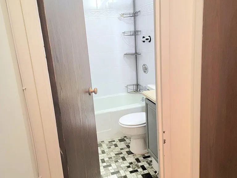 2 Elmwood Park Dr #322 — Photo 22