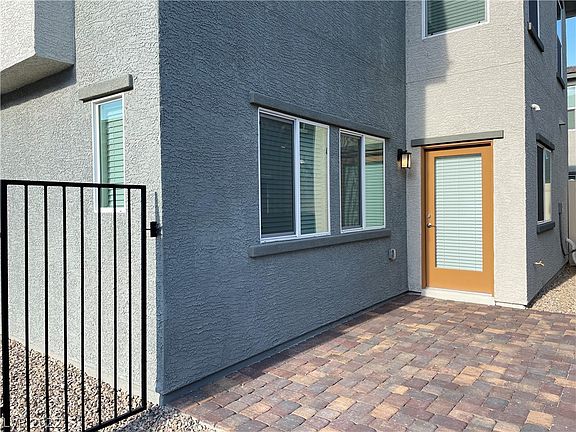 3rd image of 2745 Peacock Blue Ave