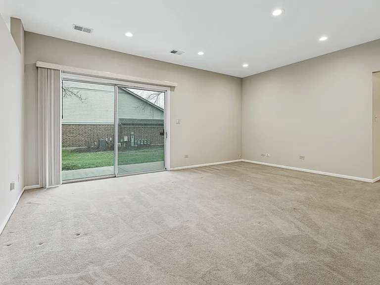 1665 Commodore Ct #7 — Photo 5