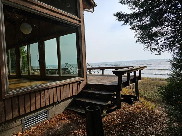 3870 Glidden Dr, Sturgeon Bay, WI 54235