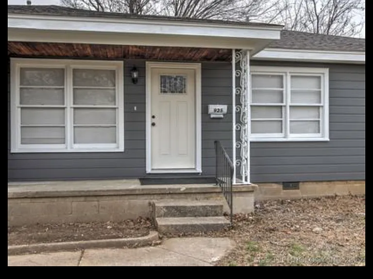 925 E Thompson Ave — Photo 3