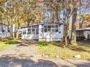 1 White Daisy Ln, Bohemia, NY 11716