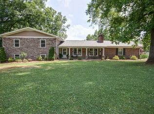 1212 Whitney Dr, Columbia, TN 38401