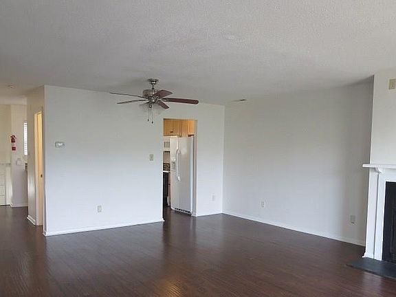 5th image of 3870 Chimney Creek Dr