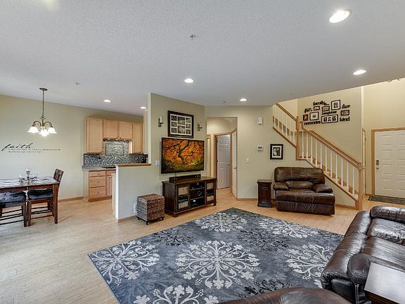5th image of 15565 Lilac Dr