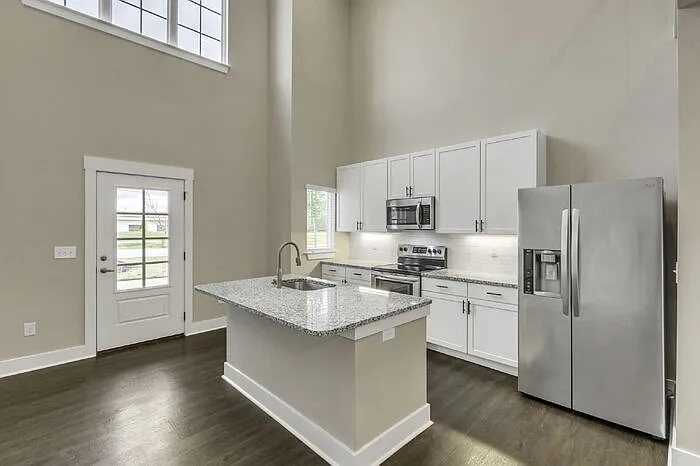 8 Tolar Rd — Photo 8