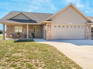 2355 E Plank Cir, Appleton, WI 54915