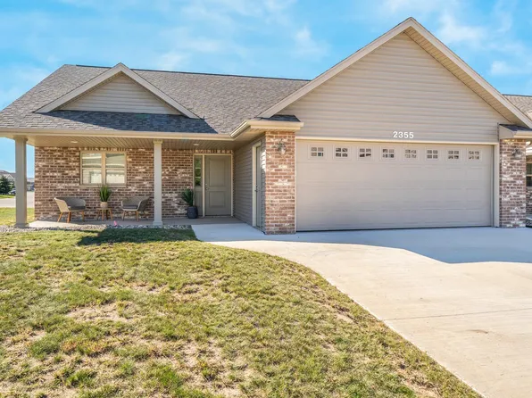 2355 E Plank Cir, Appleton, WI 54915