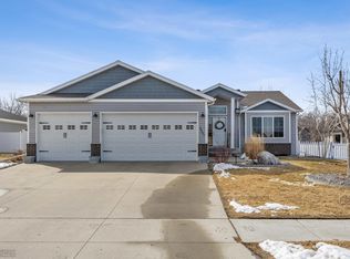5607 67th St S, Fargo, ND 58104