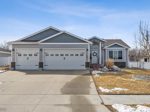 5607 67th St S, Fargo, ND 58104