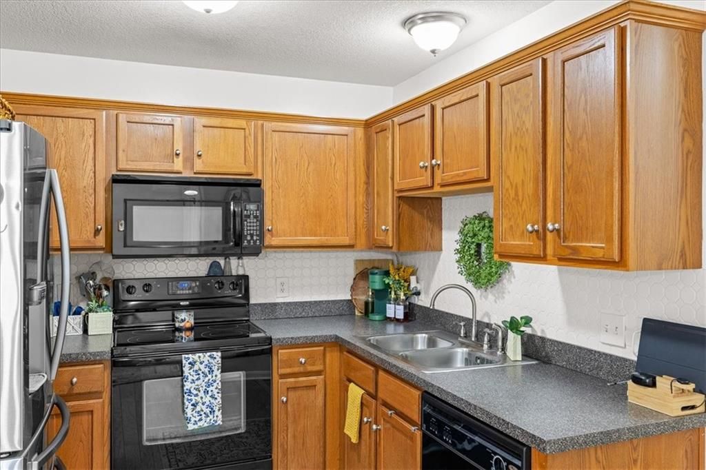 8104 N Oakley Ave, Kansas City, MO - View 5