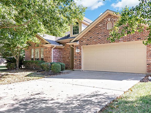 2nd image of 494 Harbor Oaks Dr