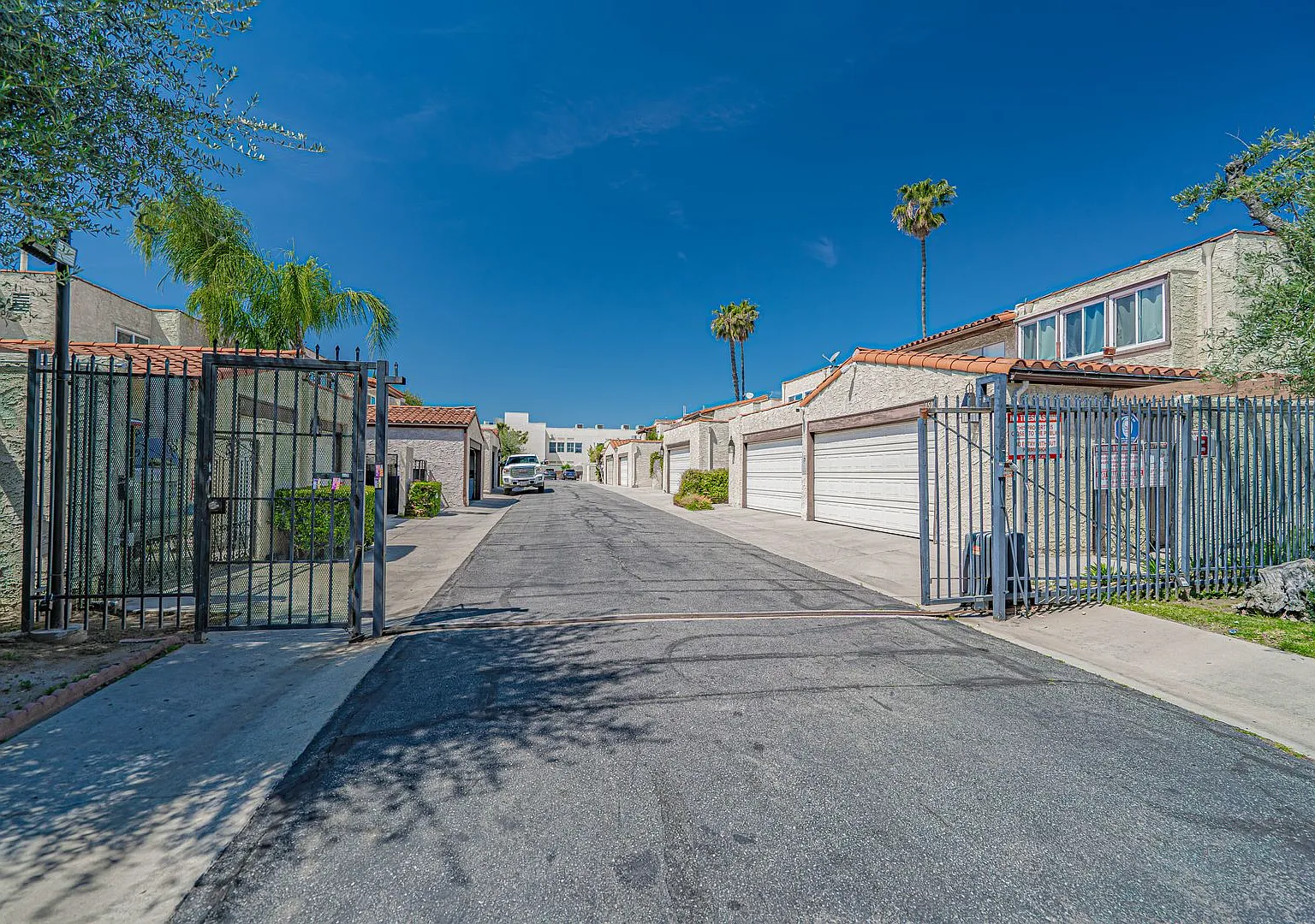 4 Bedroom Condo for Rent in Panorama City! — Photo 3