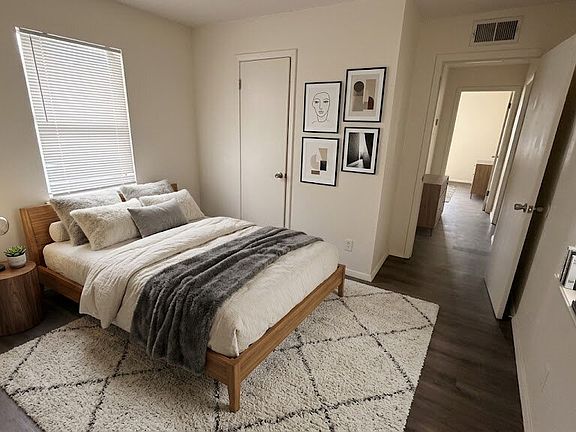 5th image of 3065 NE 16th St