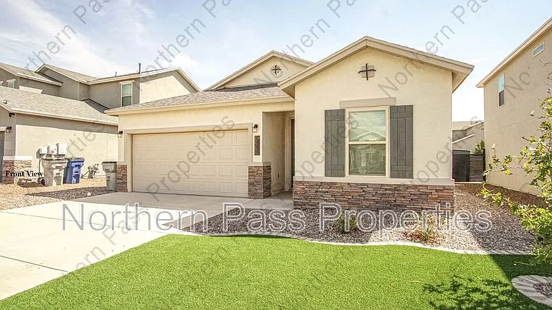 3 bed, 2.0 bath, 1592 sqft, $1,895 — Photo 2