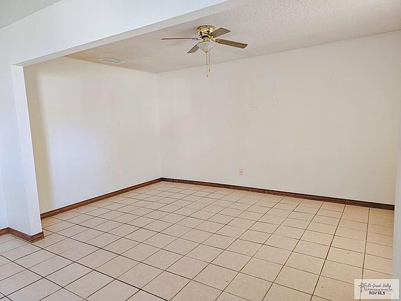 2nd image of 55 Calle Princesa #8