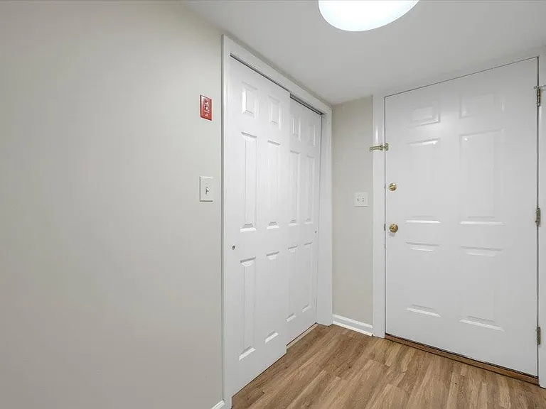205 Hudson St #1 — Photo 5