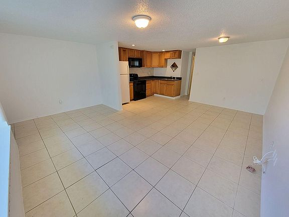 5th image of 712 N 49th Ave