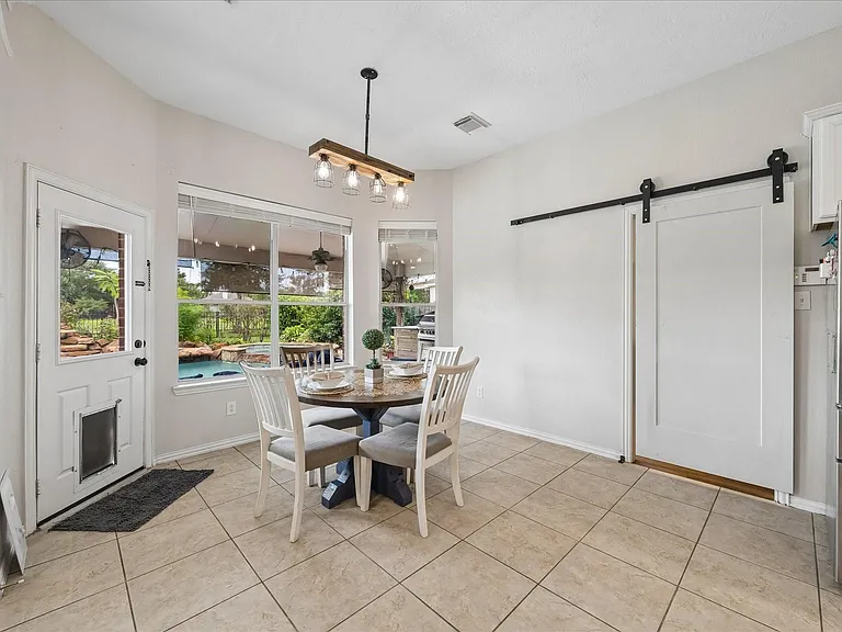 1125 Shady Knoll Ln — Photo 11