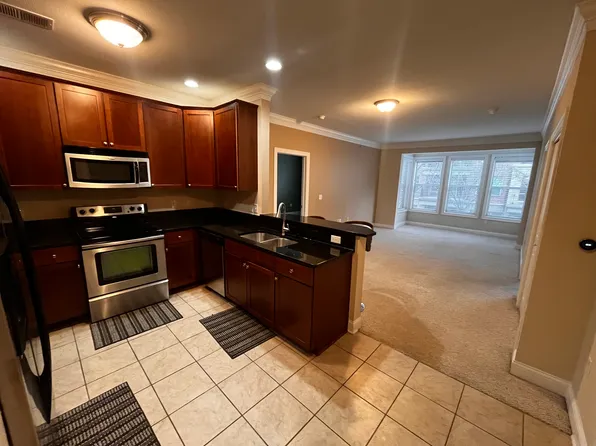 936 Perry St APT 210, Columbus, OH 43215