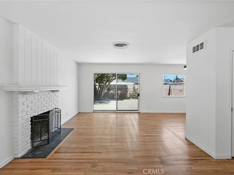 7656 Teesdale Ave — Photo 11