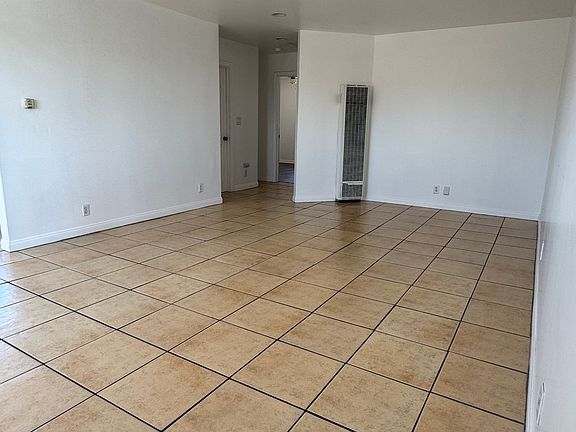 4th image of 725 Lagoon Ave Unit D