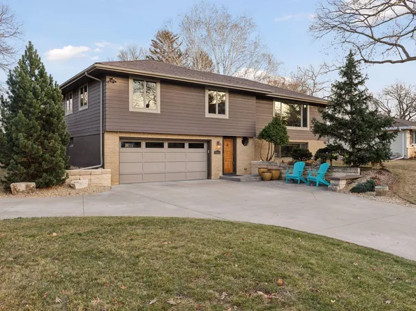 5313 Matterhorn Dr NE, Fridley, MN 55421