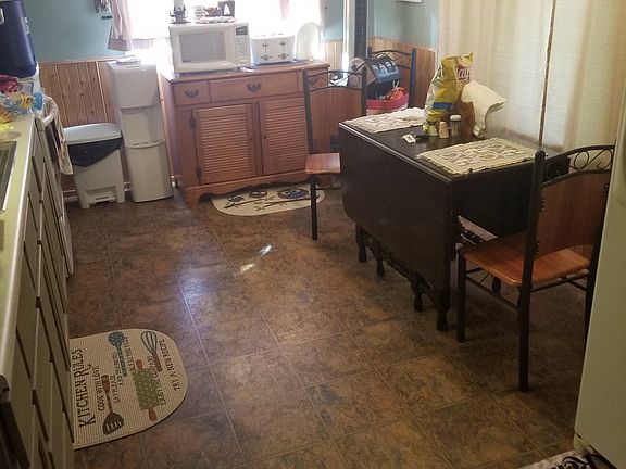 5th image of 18904 Hillview Blvd