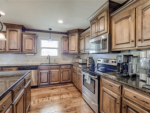 4th image of 10309 N Ditman Ave