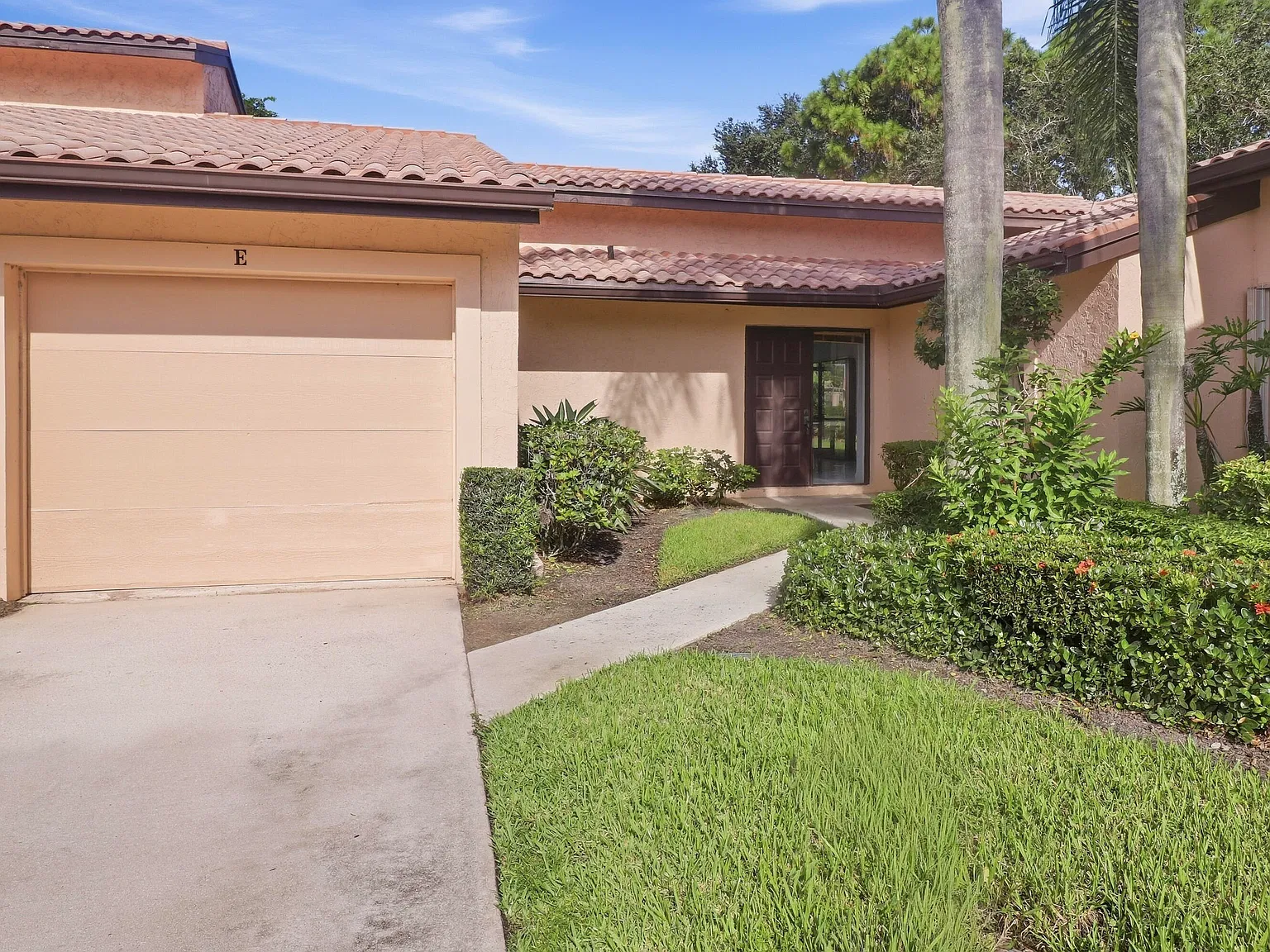 2 bed, 2.5 bath, 1503 sqft, $2,800 — Photo 2