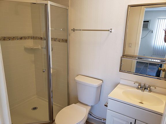 3rd image of 5321 Agnes Ave APT 7
