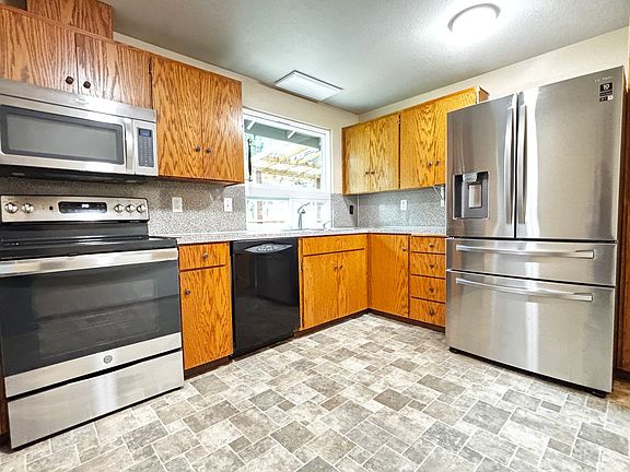 5th image of 8524 162nd Street Ct E