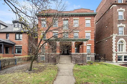 469 W Willis St #3 Photo 1
