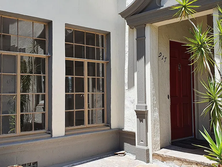 917 S Hobart Blvd — Photo 11