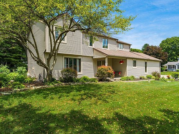 3rd image of 11227 Forest Lane Ave NW