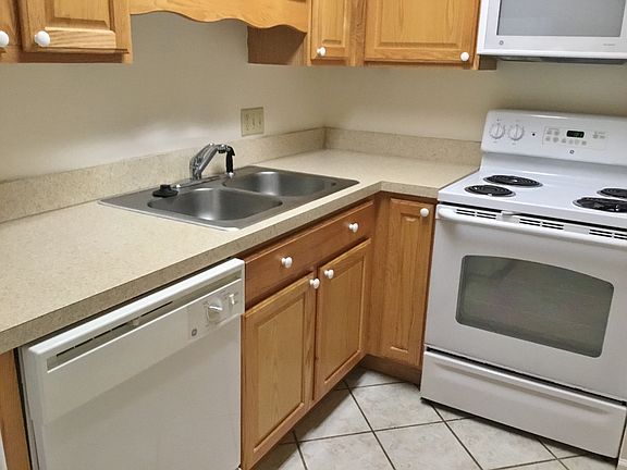 5th image of 211 Heritage Blvd Ste 605