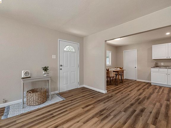 5th image of 9721 Manzanita Way