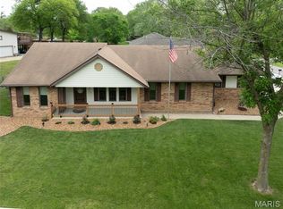 708 Riviera Cir, Edwardsville, IL 62025